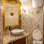 Vesuvio Garden E Spa, Host