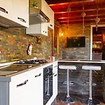 Vesuvio Garden E Spa, Host *