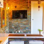 Vesuvio Garden E Spa, Host *
