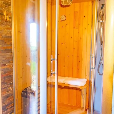 Appartement Vesuvio Garden E Spa, Host