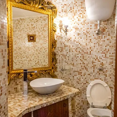 Vesuvio Garden E Spa, Host