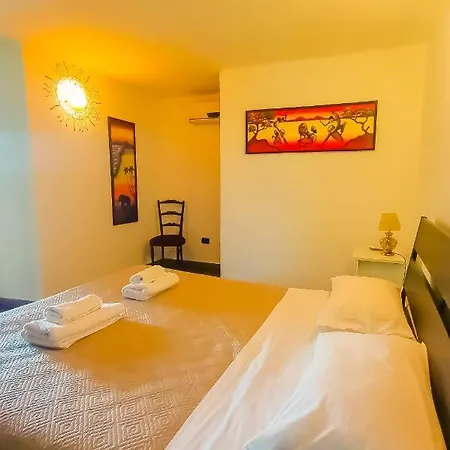 Vesuvio Garden E Spa, Host