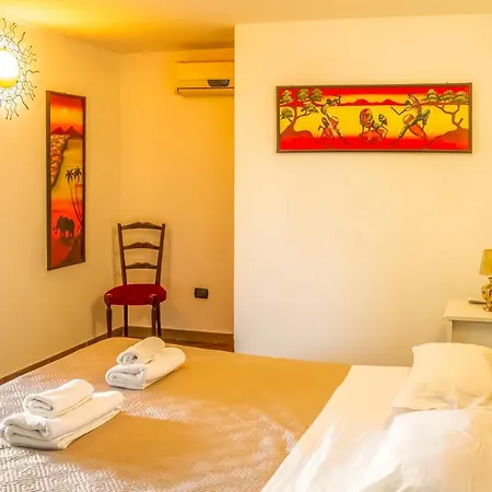 Vesuvio Garden E Spa, Host * 나폴리