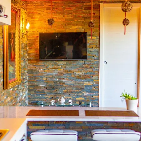 Vesuvio Garden E Spa, Host *
